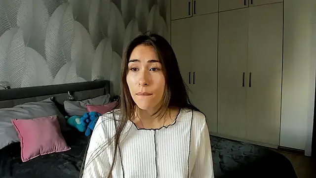 Snapshot of Bambiii_bby chatting on September 18, 2025, 1:19 am Bambiii bby online show from September 18, 2025, 1:19 am