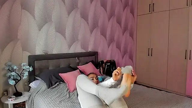 Snapshot of Bambiii_bby chatting on September 29, 2025, 8:10 am Bambiii bby online show from September 29, 2025, 8:10 am