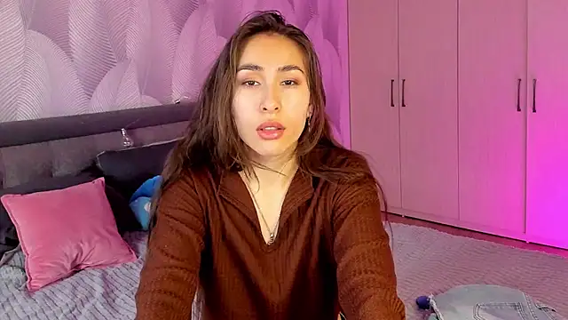 Snapshot of Bambiii_bby chatting on October 4, 2025, 2:13 am Bambiii bby online show from October 4, 2025, 2:13 am