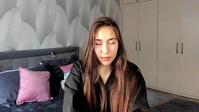 Snapshot of Bambiii_bby chatting on March 5, 2025, 2:25 am Bambiii bby online show from March 5, 2025, 2:25 am