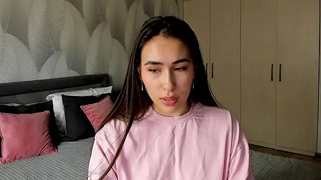 Bambiii bby online show from April 19, 2026, 3:51 am