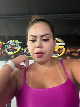 Snapshot of lariic chatting on October 7, 2025, 2:07 pm lariic online show from October 7, 2025, 2:07 pm