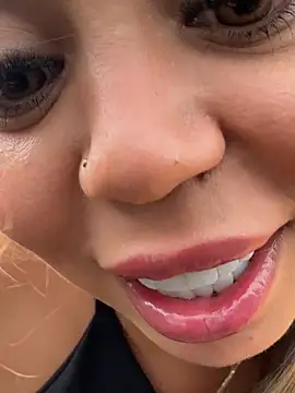 lariic online show from April 6, 2026, 6:53 pm