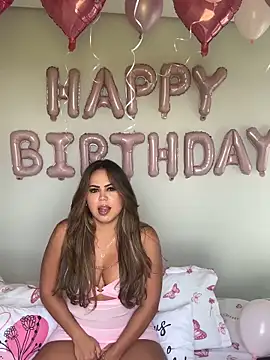 lariic online show from April 7, 2026, 6:10 pm