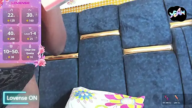 skaysanchez1 online show from October 25, 2025, 7:47 pm