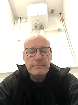 bogland33 online show from December 16, 2025, 11:14 am