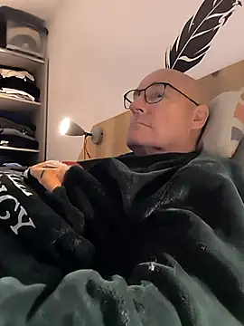 bogland33 online show from November 23, 2025, 9:58 pm