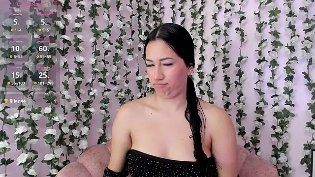 Snapshot of Sara_Kurt chatting on October 1, 2025, 2:10 pm Sara Kurt online show from October 1, 2025, 2:10 pm