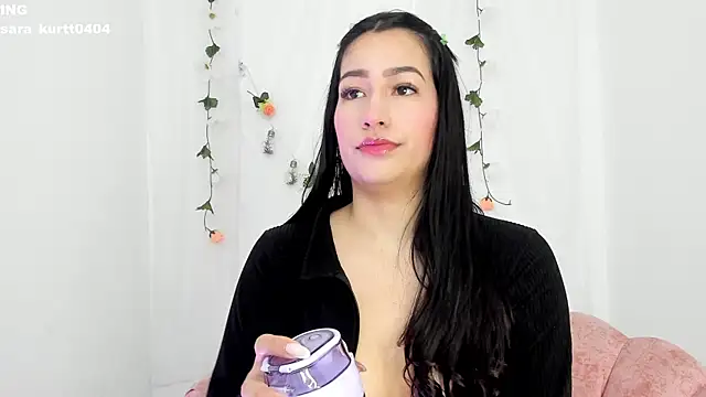 Snapshot of Sara_Kurt chatting on March 17, 2025, 12:25 pm Sara Kurt online show from March 17, 2025, 12:25 pm