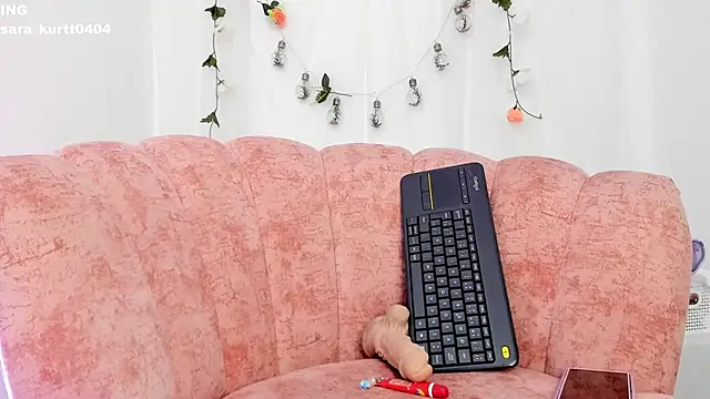 Snapshot of Sara_Kurt chatting on March 19, 2025, 10:31 pm Sara Kurt online show from March 19, 2025, 10:31 pm