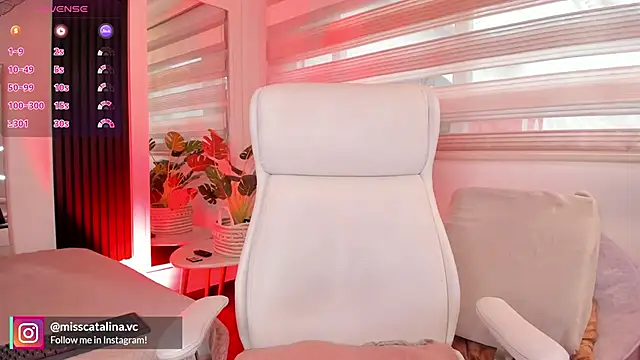 Snapshot of miss_catalinaa chatting on November 18, 2025, 11:57 am miss catalinaa online show from November 18, 2025, 11:57 am