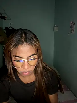 alejandrasxx online show from September 19, 2025, 3:54 am