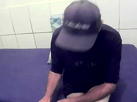 pierdona online show from February 3, 2026, 7:52 pm