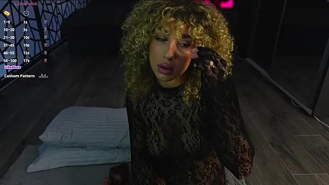 CurlyAnt0 online show from April 7, 2026, 5:09 am