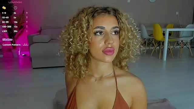 Snapshot of CurlyAnt0 chatting on October 2, 2025, 8:07 am CurlyAnt0 online show from October 2, 2025, 8:07 am