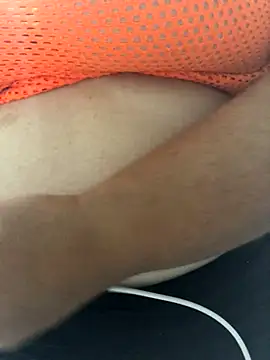 ahross online show from November 10, 2025, 10:20 am