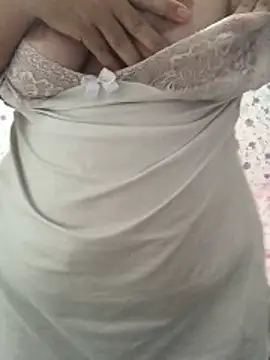 ahross online show from October 28, 2025, 12:33 am