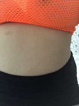 ahross online show from October 6, 2025, 10:38 am