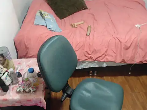 carolina linarez69 online show from November 4, 2025, 4:16 am