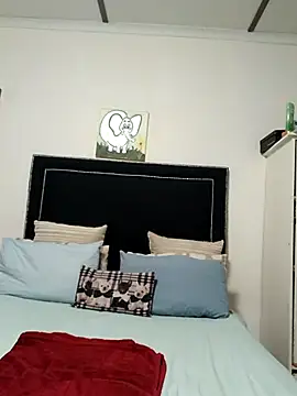 contagiousqueen online show from February 11, 2026, 5:51 am