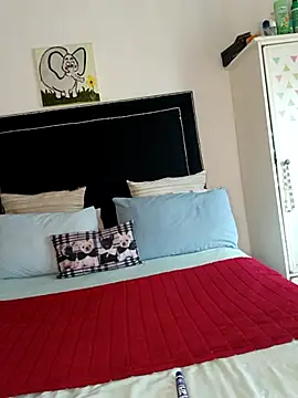 contagiousqueen online show from February 12, 2026, 9:42 am