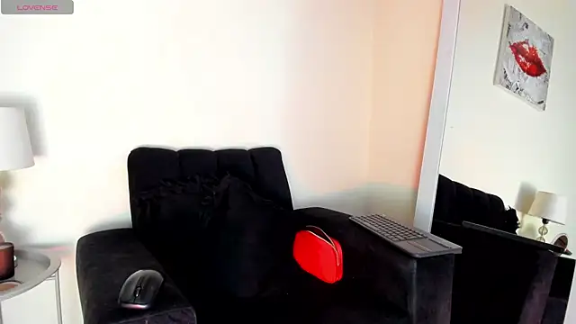 victoria  lace  online show from April 10, 2026, 12:50 am