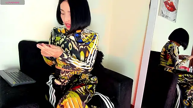 victoria  lace  online show from February 7, 2026, 2:52 am