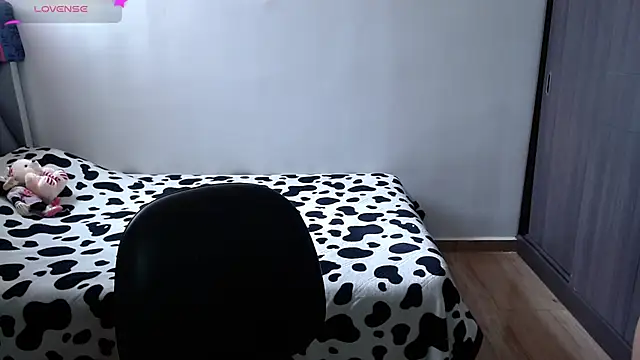 Snapshot of Amber_Lovely chatting on December 6, 2024, 7:06 pm Amber Lovely online show from December 6, 2024, 7:06 pm