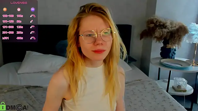 Esme Runn online show from May 15, 2026, 5:49 am