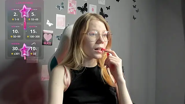 Esme Runn online show from December 9, 2024, 2:56 am