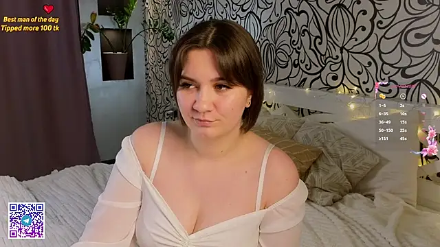 Snapshot of ZaraCrumpton chatting on January 14, 2025, 2:11 pm ZaraCrumpton online show from January 14, 2025, 2:11 pm