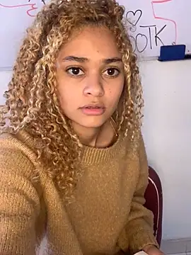 Snapshot of gaby_jin chatting on December 4, 2024, 3:15 pm gaby jin online show from December 4, 2024, 3:15 pm