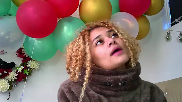 Snapshot of gaby_jin chatting on January 10, 2025, 11:33 am gaby jin online show from January 10, 2025, 11:33 am