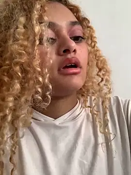 Snapshot of gaby_jin chatting on December 30, 2024, 3:23 pm gaby jin online show from December 30, 2024, 3:23 pm