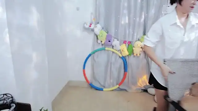 Snapshot of Fan_ting chatting on November 17, 2025, 3:10 am Fan ting online show from November 17, 2025, 3:10 am