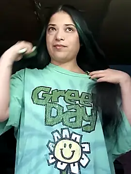 Snapshot of Elvishcassie_ chatting on January 14, 2026, 9:51 pm Elvishcassie online show from January 14, 2026, 9:51 pm