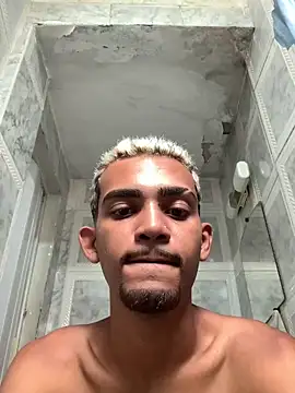 moreninhoP online show from December 24, 2024, 5:13 pm