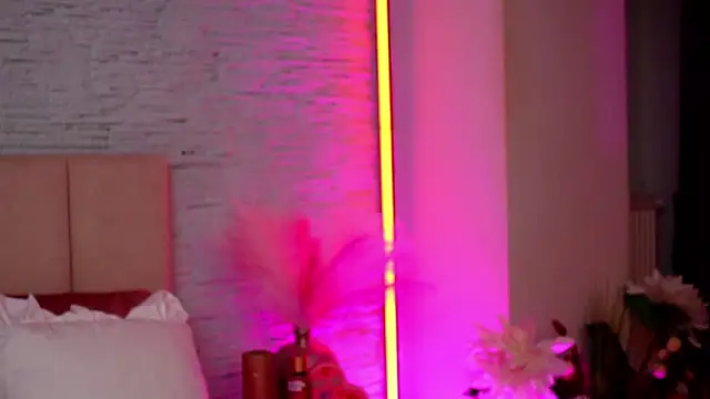 RachelSwaan online show from February 11, 2026, 6:24 am