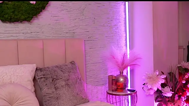 RachelSwaan online show from October 24, 2025, 8:46 am