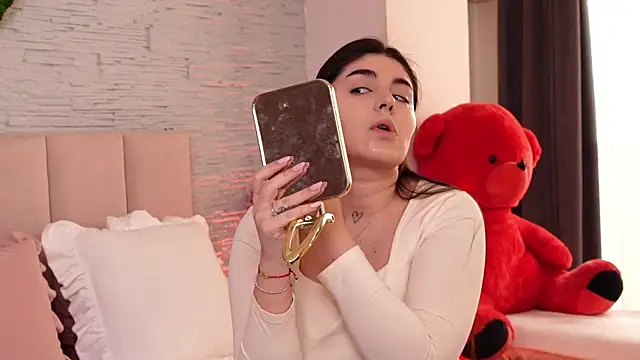 RachelSwaan online show from March 9, 2025, 7:56 am