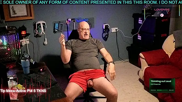 Snapshot of Pilot_Dave_69 chatting on November 10, 2025, 5:12 am Pilot Dave 69 online show from November 10, 2025, 5:12 am