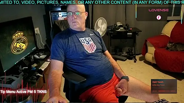 Snapshot of Pilot_Dave_69 chatting on September 23, 2025, 4:19 am Pilot Dave 69 online show from September 23, 2025, 4:19 am