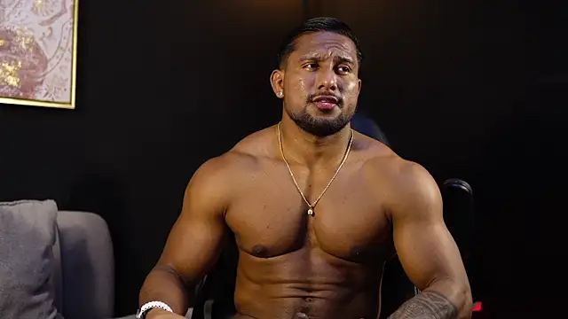 Snapshot of CallumMuscle chatting on April 10, 2026, 2:07 am CallumMuscle online show from April 10, 2026, 2:07 am