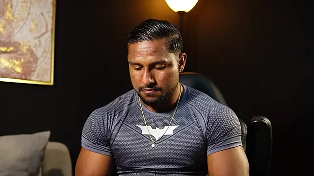 Snapshot of CallumMuscle chatting on April 12, 2026, 2:04 am CallumMuscle online show from April 12, 2026, 2:04 am