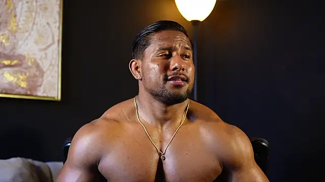 Snapshot of CallumMuscle chatting on April 5, 2026, 9:43 pm CallumMuscle online show from April 5, 2026, 9:43 pm