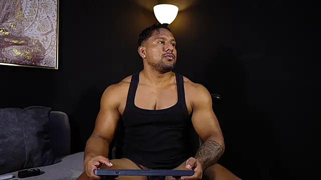 Snapshot of CallumMuscle chatting on March 13, 2026, 1:10 am CallumMuscle online show from March 13, 2026, 1:10 am