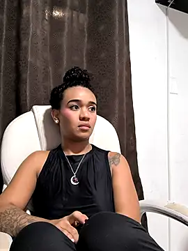 Snapshot of evafoxs chatting on November 16, 2025, 2:27 am evafoxs online show from November 16, 2025, 2:27 am