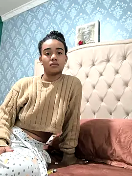 Snapshot of evafoxs chatting on October 1, 2025, 5:17 pm evafoxs online show from October 1, 2025, 5:17 pm