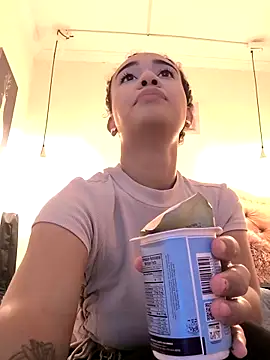 Snapshot of evafoxs chatting on November 3, 2025, 1:37 pm evafoxs online show from November 3, 2025, 1:37 pm