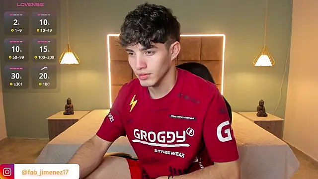 AlejooTwink online show from June 27, 2026, 3:23 am